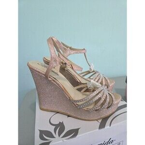 Atrevida heels champagne 8 new in box